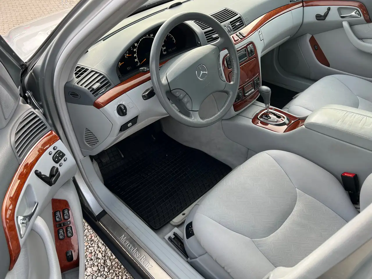 Mercedes-Benz S 320 (220.065), foto 5