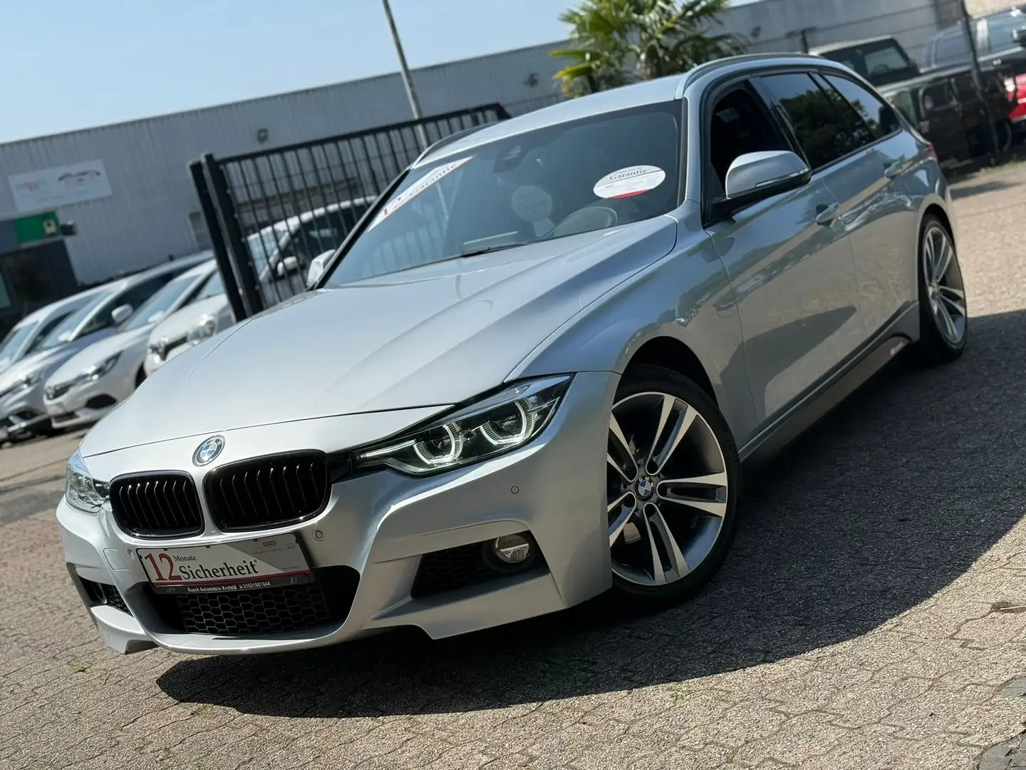 BMW 318 Touring M Paket Sport Voll-LED Navi SHZ Tempo Alu Ezüst - 1