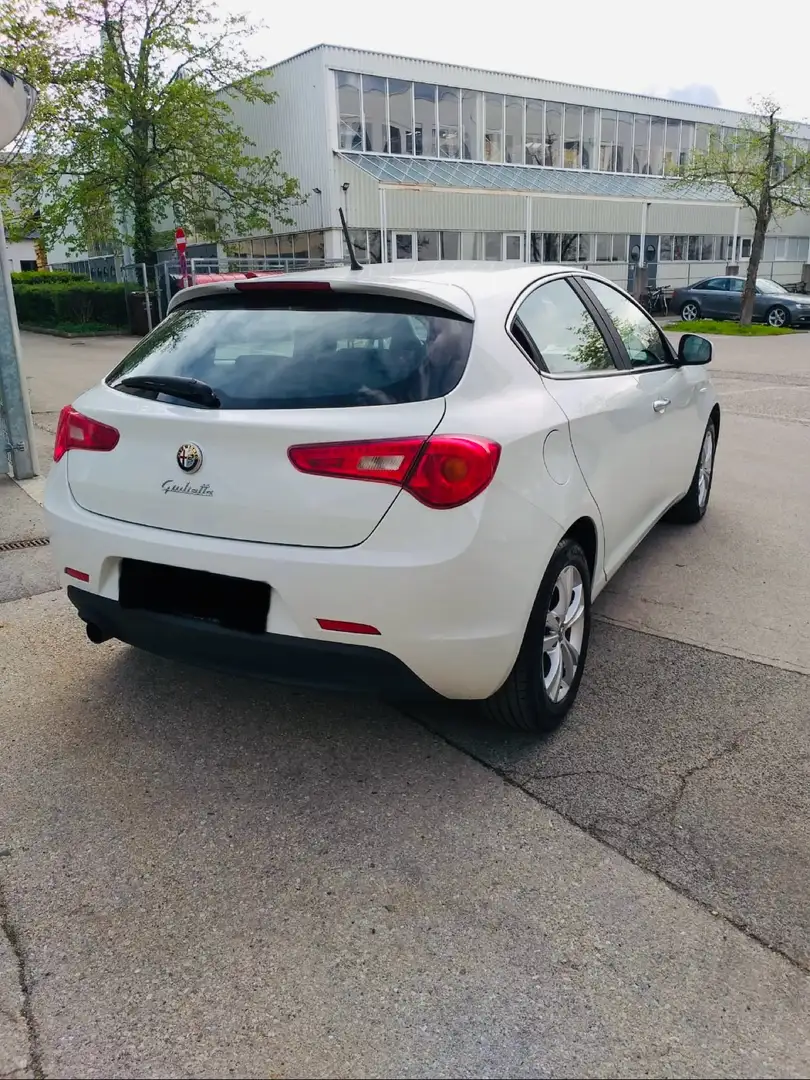 Alfa Romeo Giulietta 1,6 JTD Multijet II Distinctive Weiß - 2