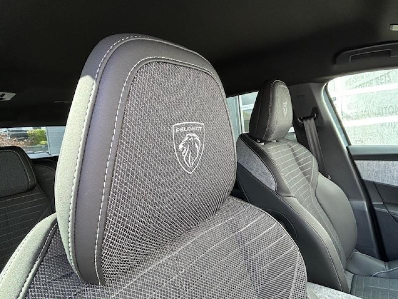 Peugeot 5008 GT — photo 11