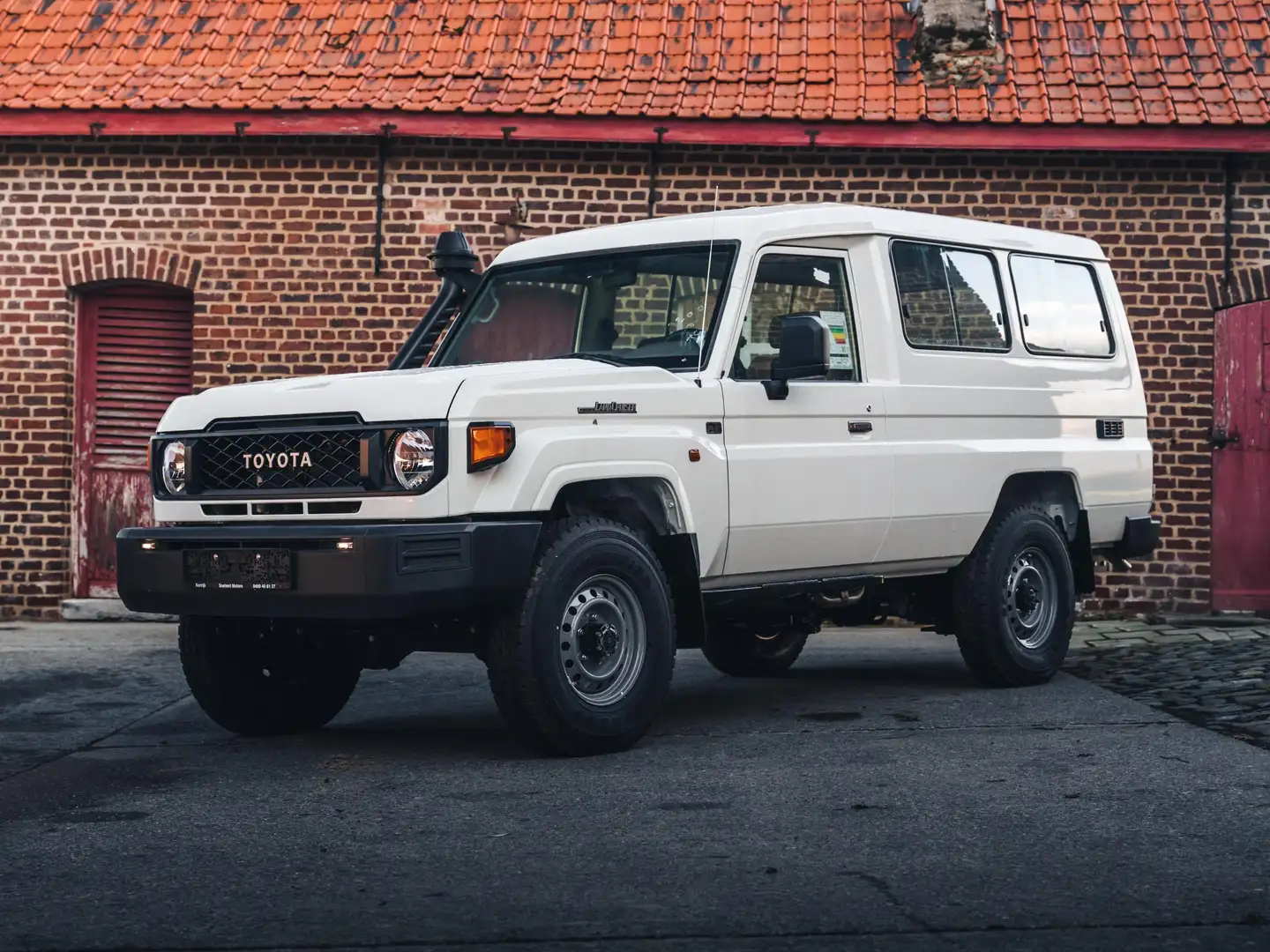 Toyota Land Cruiser GRJ78 70 serie Weiß - 1