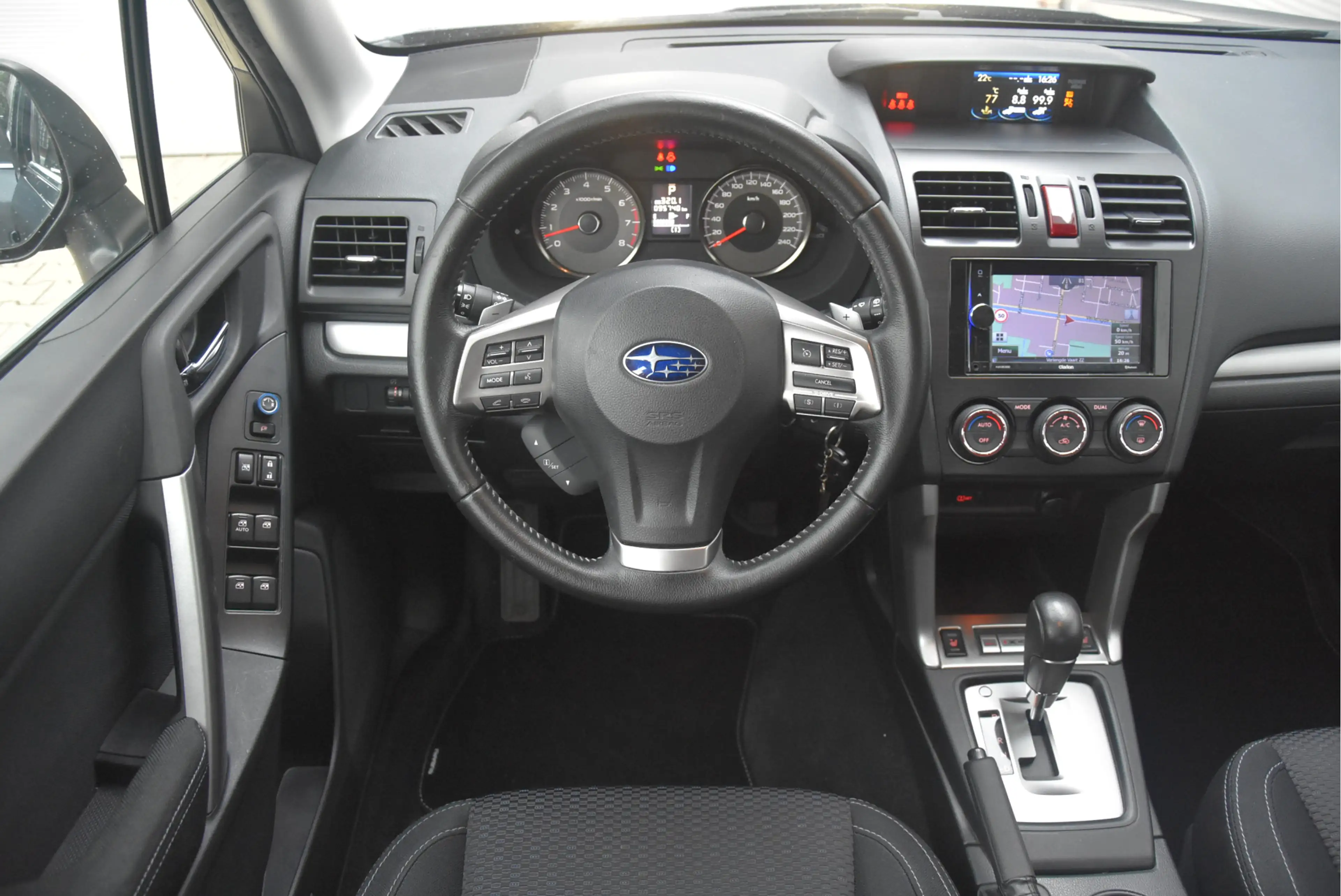 Subaru Forester 2.0 Luxury — photo 11