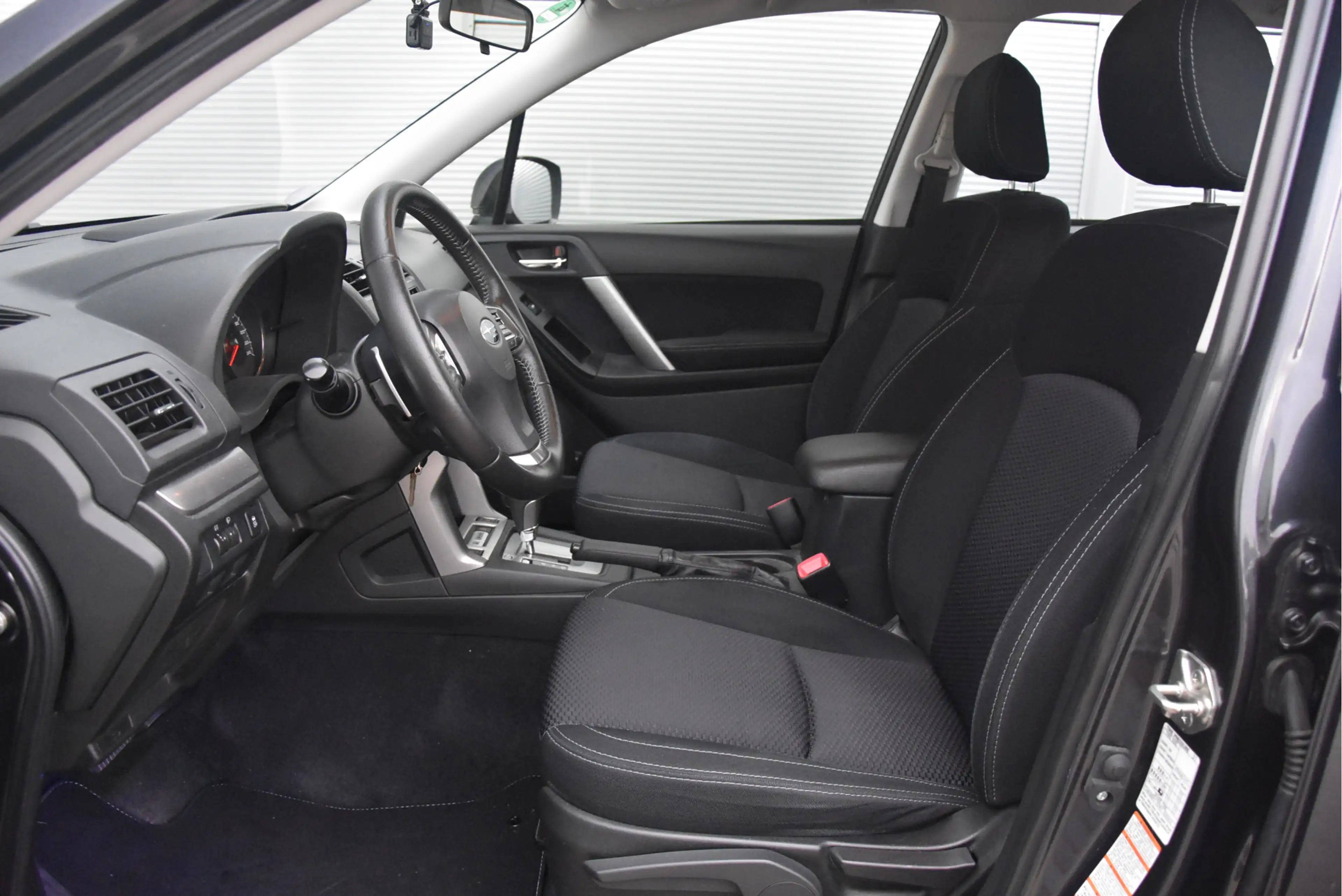 Subaru Forester 2.0 Luxury — photo 12