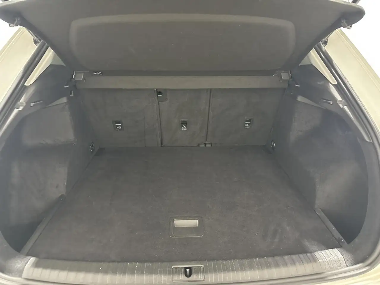 Audi Q3 снимка Audi Q3
