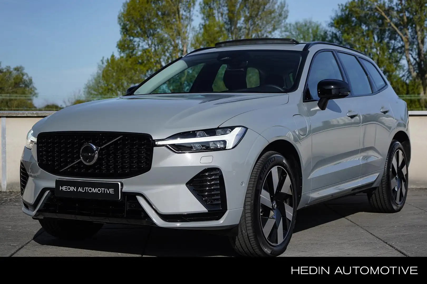 Volvo XC60 2.0 T6 Plug-in hybrid AWD Ultimate Dark | 360 Grad Grijs - 1