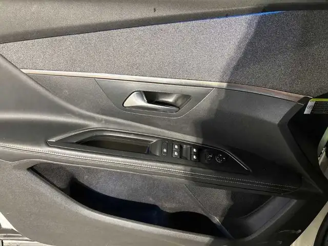 Peugeot 5008 view 10