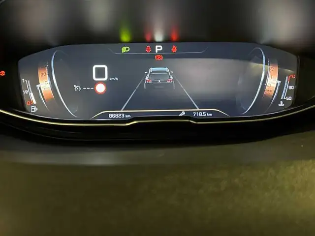 Peugeot 5008 view 12