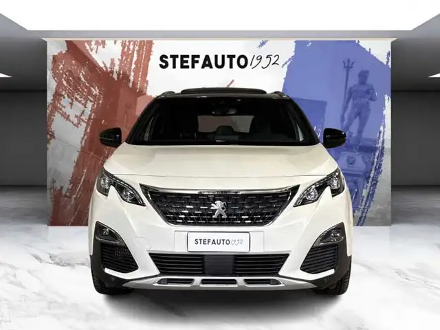 Peugeot 5008 view 2