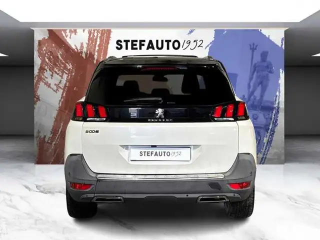 Peugeot 5008 view 6