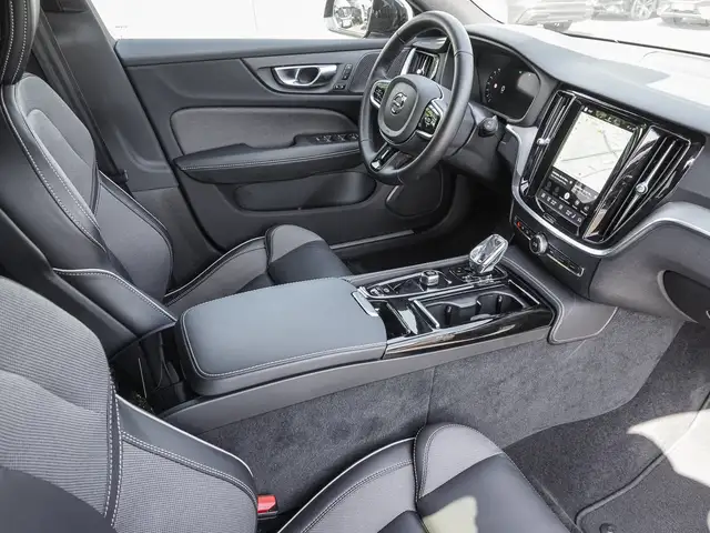 Volvo V60 view 8