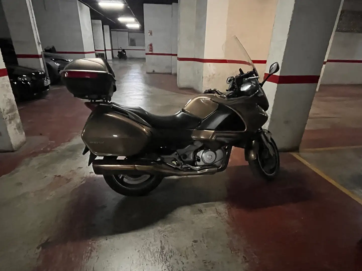 Honda Deauville 700 ABS Bronce - 1