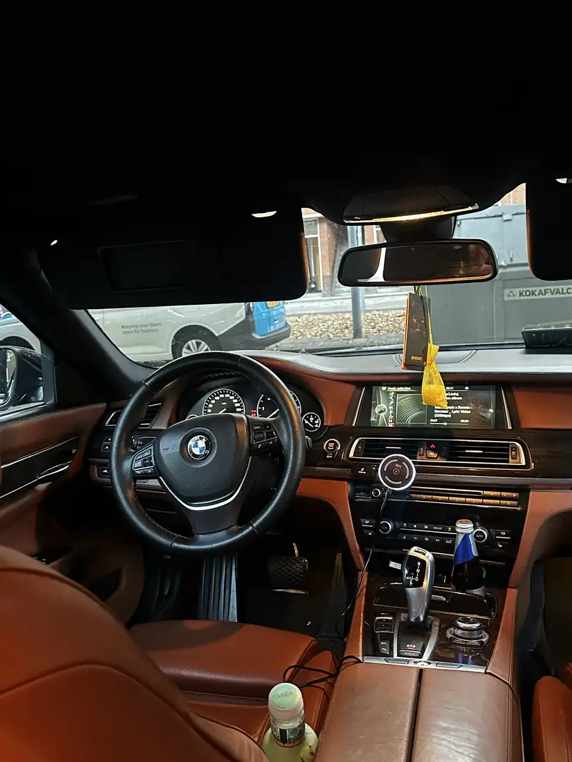 BMW 740 740d xDrive - 1