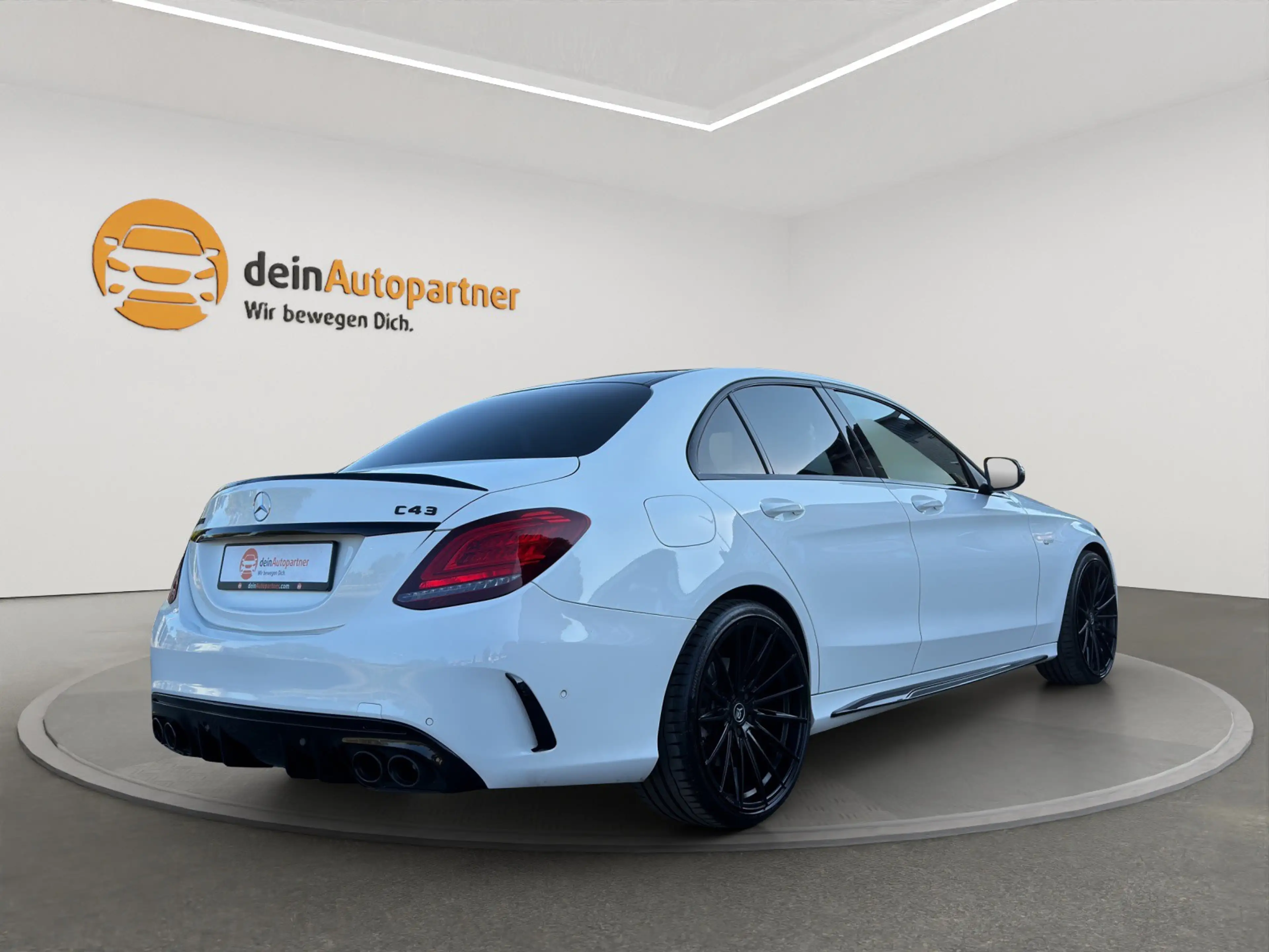 Mercedes-Benz C 43 AMG PANO/BURMESTER/NAVI/STH/LEDER/RFK — photo 5