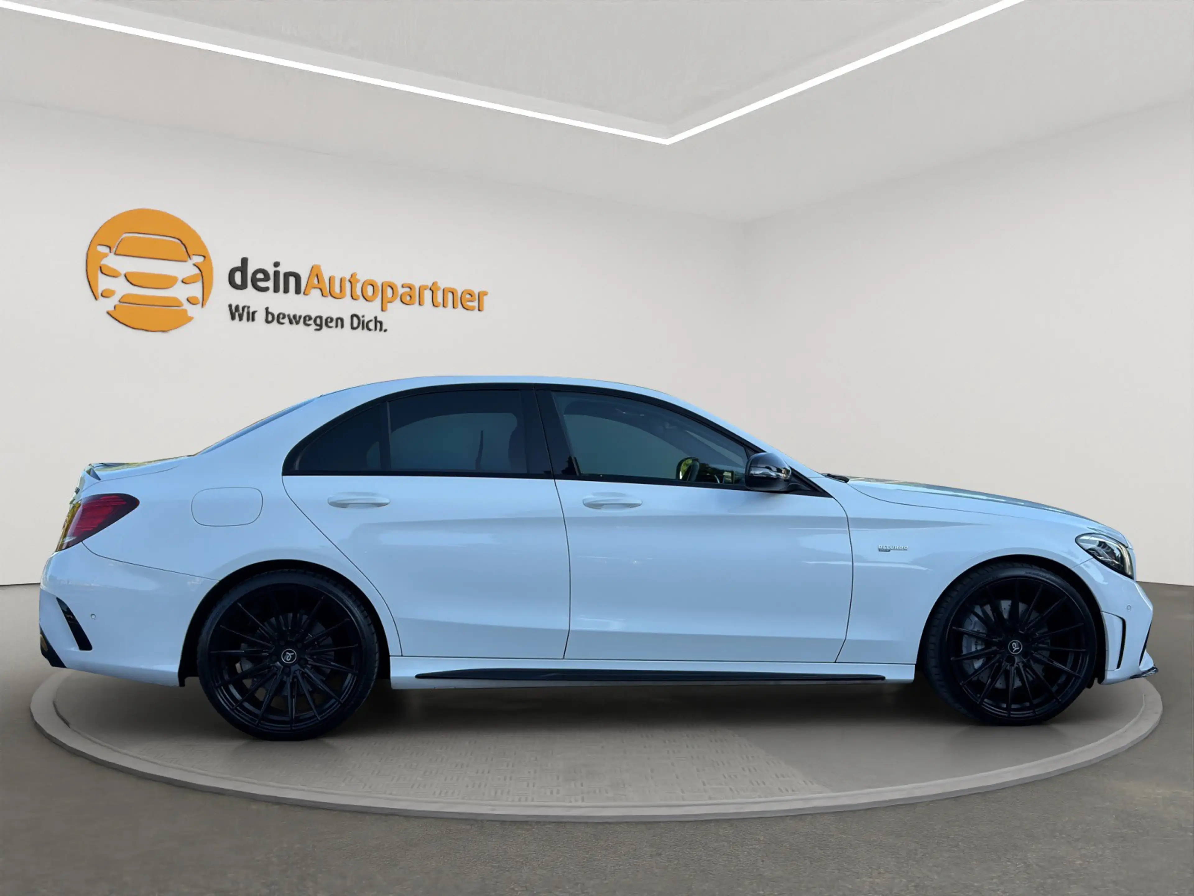 Mercedes-Benz C 43 AMG PANO/BURMESTER/NAVI/STH/LEDER/RFK — photo 4