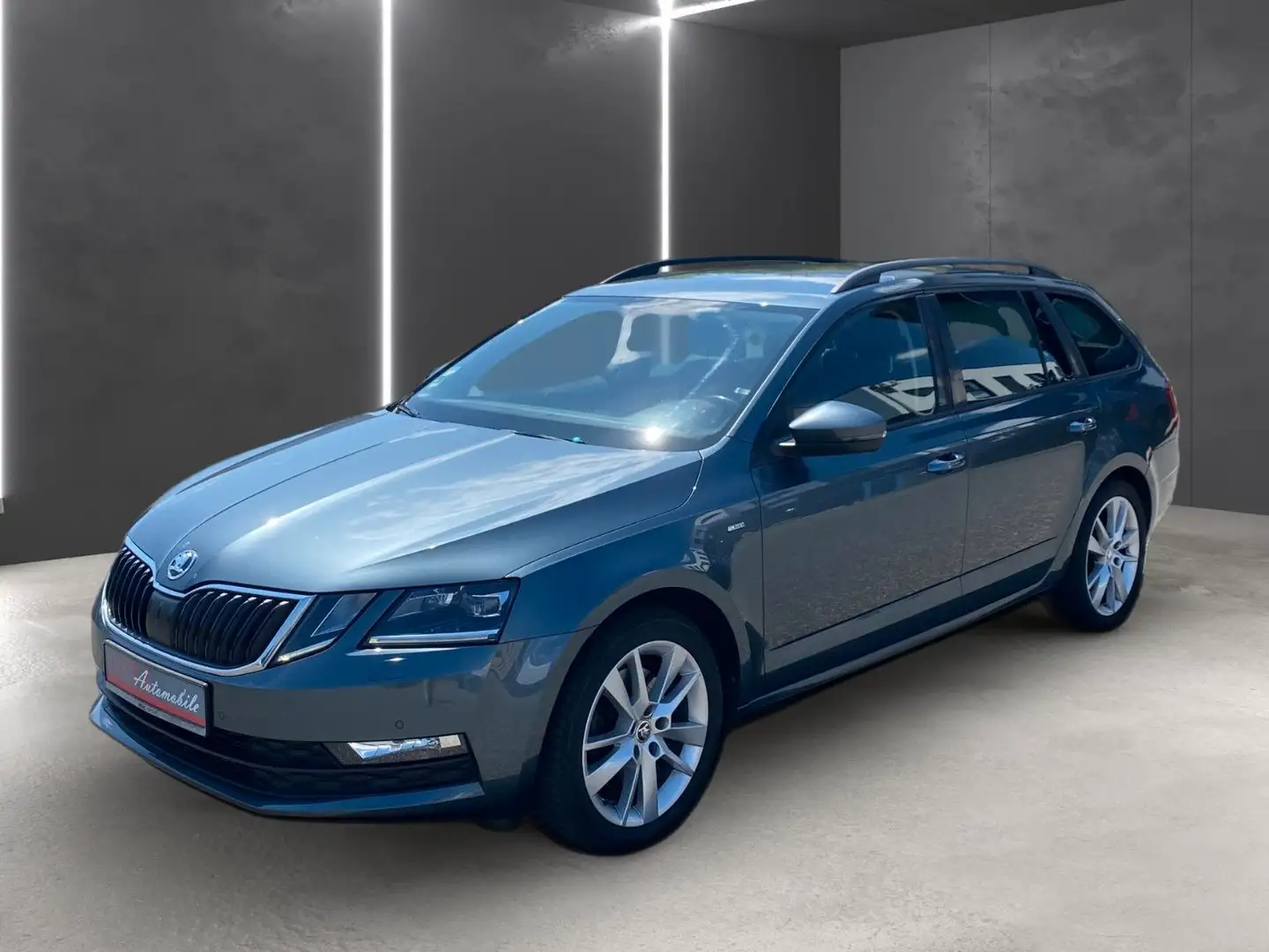 Skoda Octavia Combi Clever Grau - 2