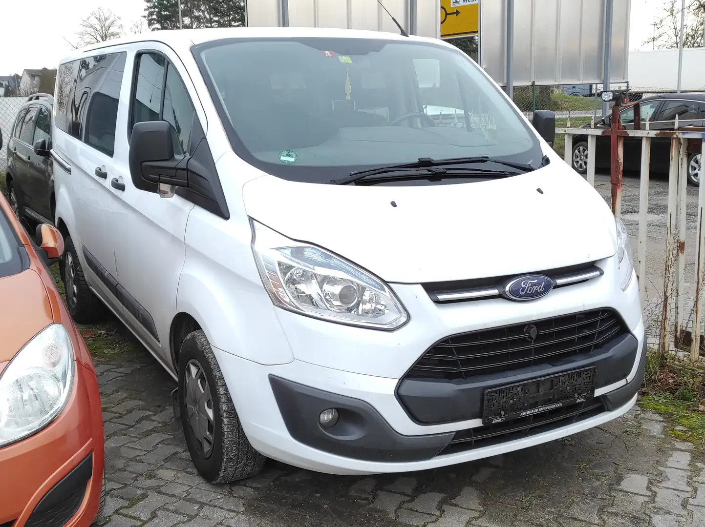 Ford Transit Custom 2.2 9-SITZER KLIMA 300 L1 Trend *TÜV NEU* Blanc - 1