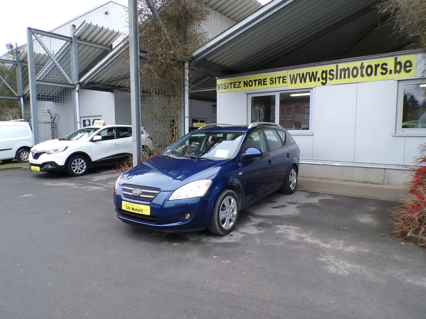 Kia Ceed SW / cee'd SW 1.6 CRDi 90cv break Bleu 08/09 Airco Radio CD USB Bleu - 1