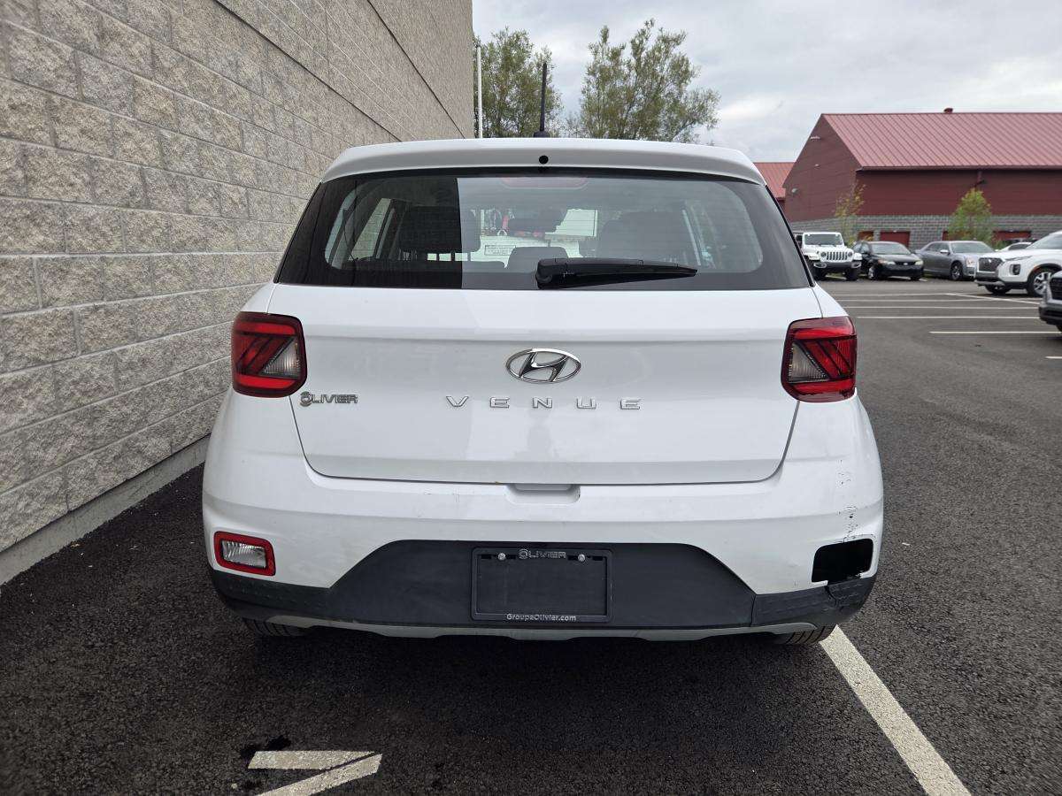 2023 Hyundai Venue Essential Carplay sieges chauffant camera recul bl — снимка 1