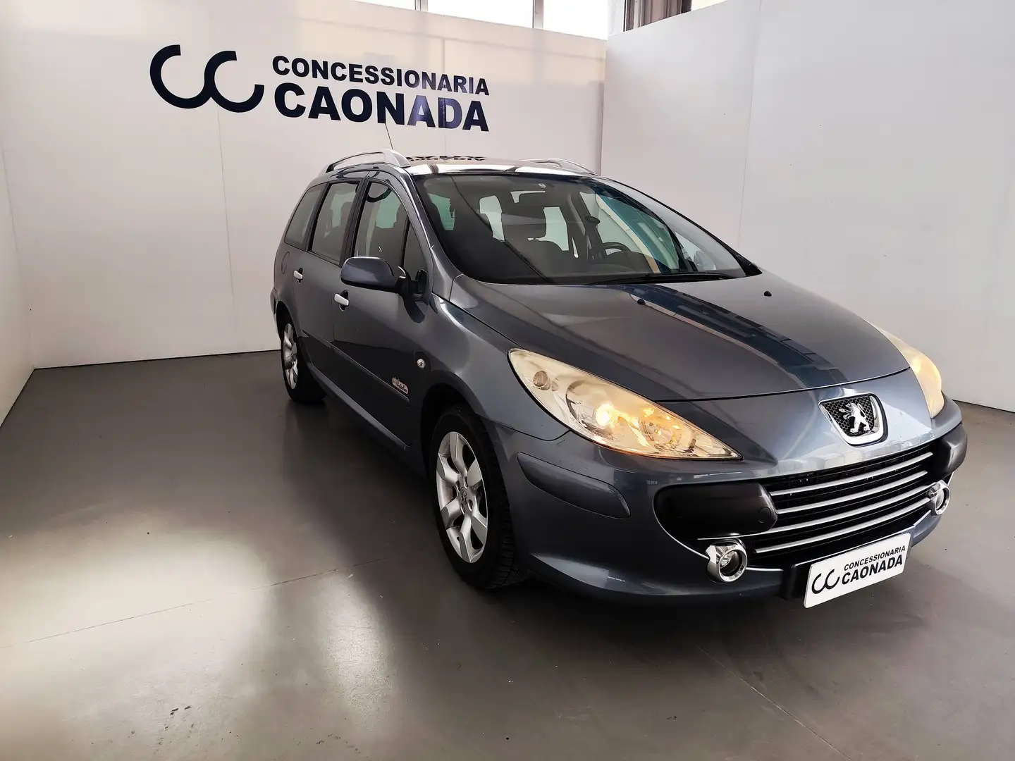 Peugeot 307 SW .6 hdi 16v 7 POSTI Grau - 2