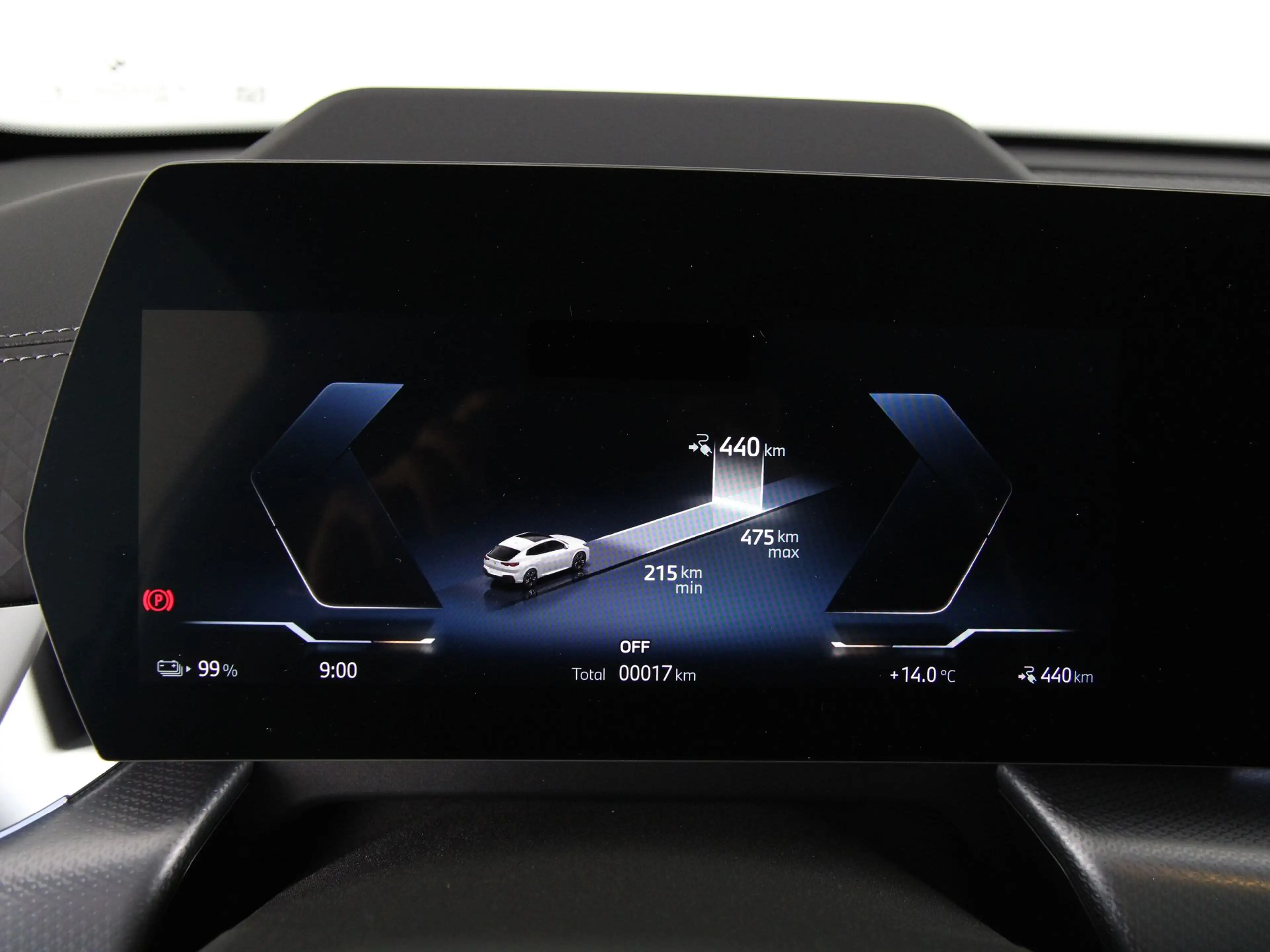 BMW iX2 eDrive20 67 kWh M-sport Pro — photo 3