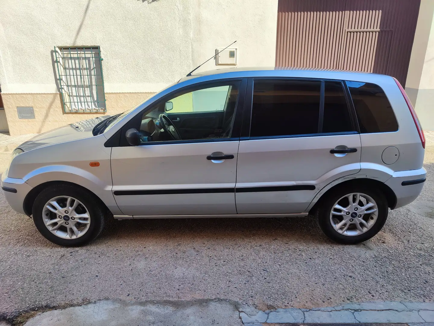 Ford Fusion Fusion 1.4TDCI Trend Trend Plateado - 1