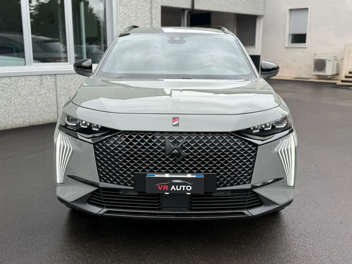 DS Automobiles DS 7 Crossback 1.5 bluehdi Performance Line+ 130cv AUT. PROMO FIN Grijs - 2