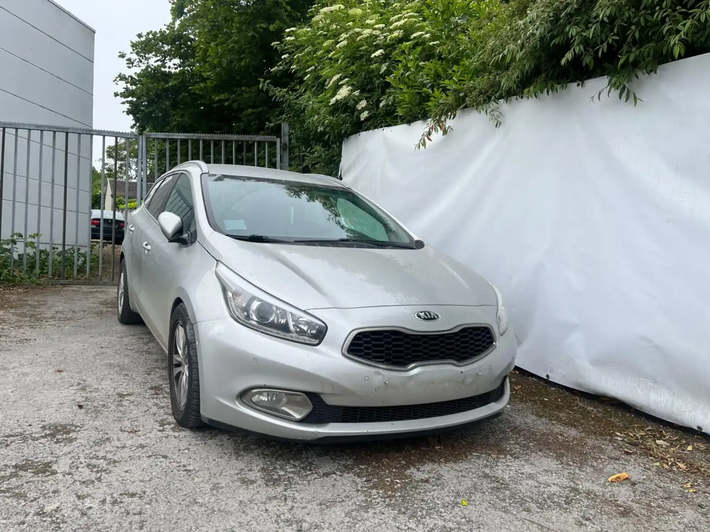 Kia Ceed SW / cee'd SW 1.6 CRDi A PRENDRE DANS L'ETAT Szürke - 2
