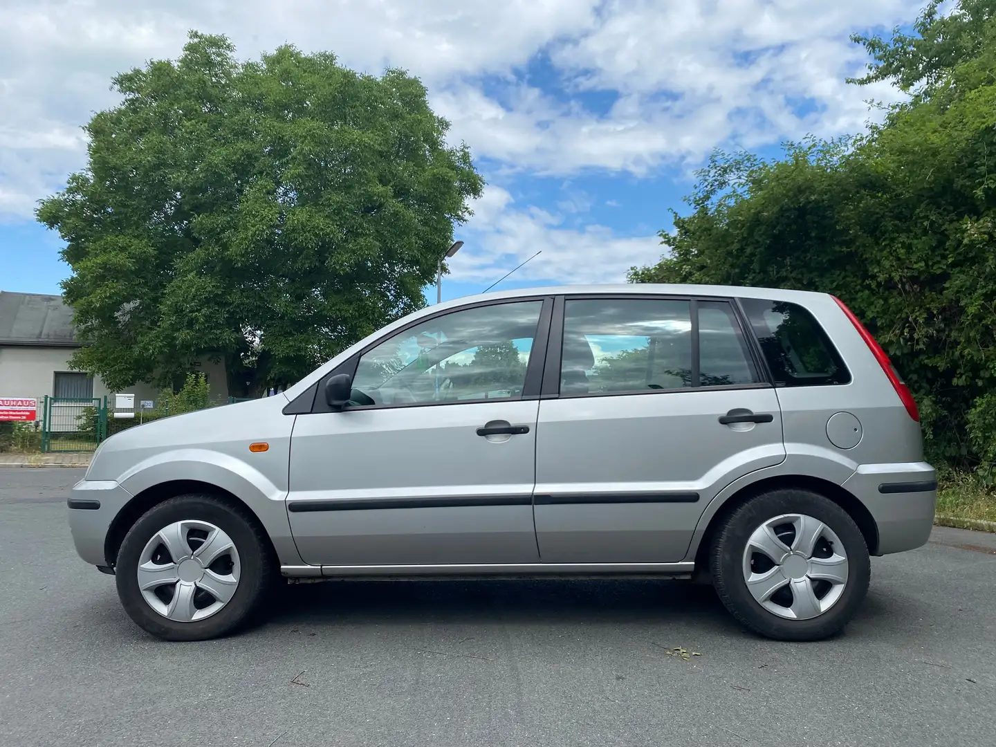 Ford Fusion Fusion 1.4 TDCI Trend Silber - 1