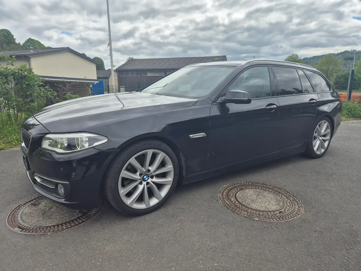 BMW 535 535d Touring Aut. Luxury Line Noir - 1