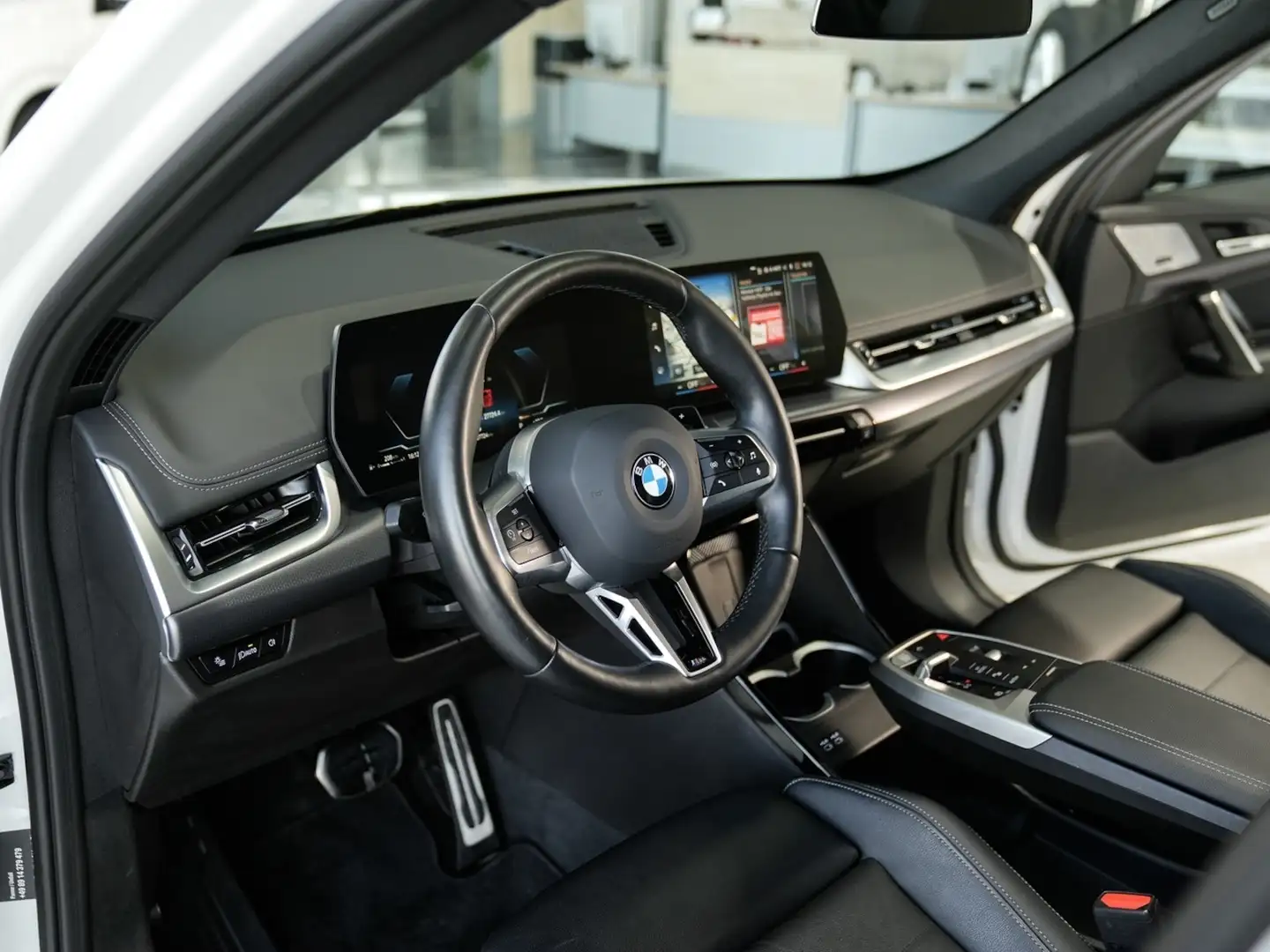 BMW X1 sDrive 18i M Sport Panorama Memory Aktivsitz Weiß - 2