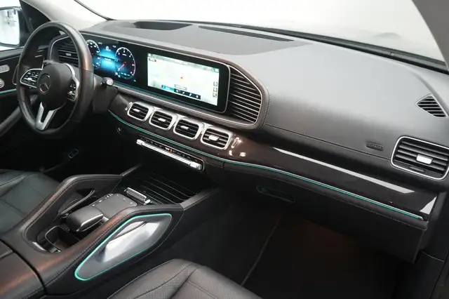 Mercedes-Benz 300 view 8