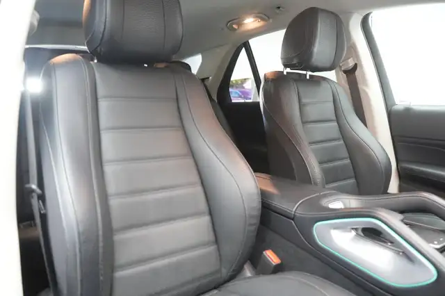 Mercedes-Benz 300 view 9