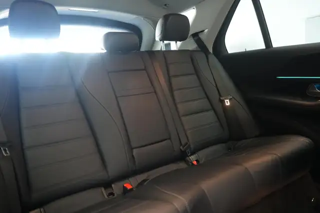 Mercedes-Benz 300 view 11