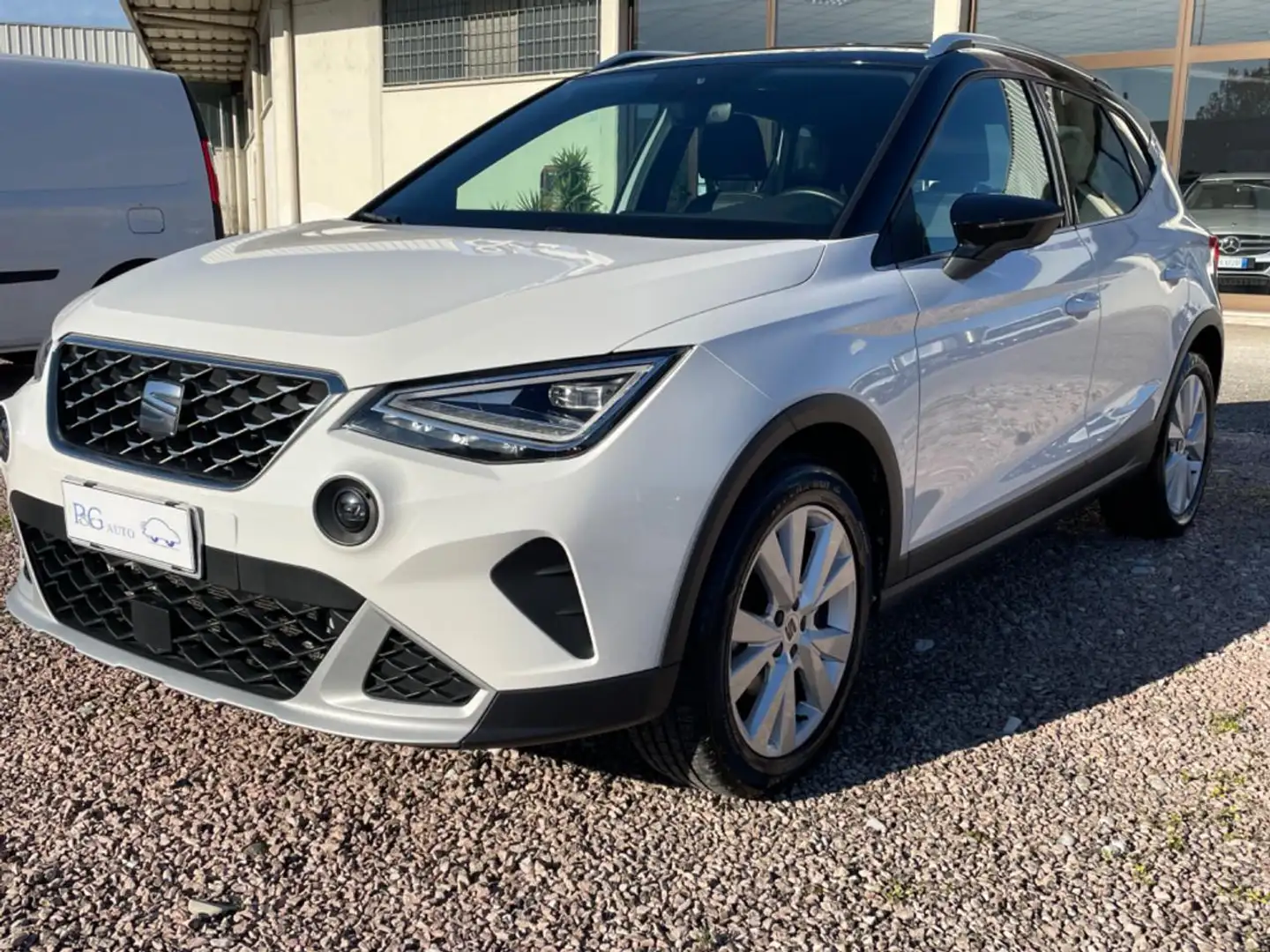 SEAT Arona 1.0 TGI FR Bianco - 1