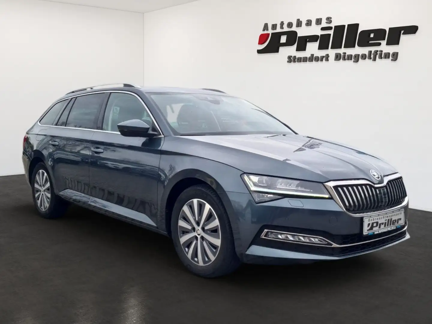 Skoda Superb 2.0 TDI DSG Combi Style/NAVI/ACC/LED/SSC Grau - 2