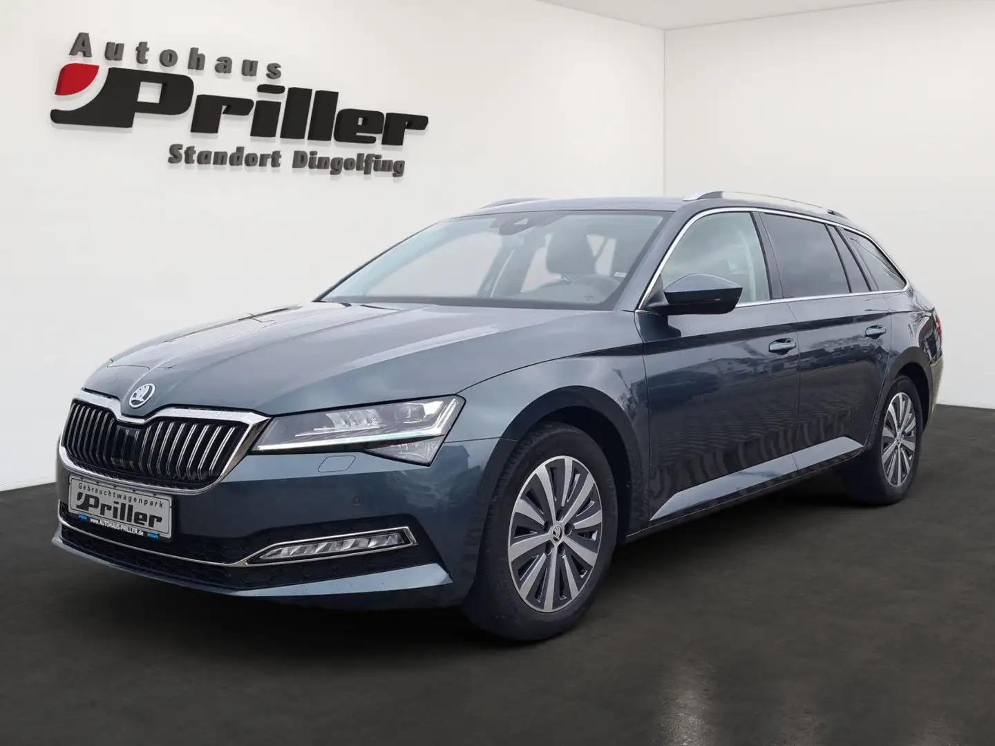 Skoda Superb 2.0 TDI DSG Combi Style/NAVI/ACC/LED/SSC Grau - 1
