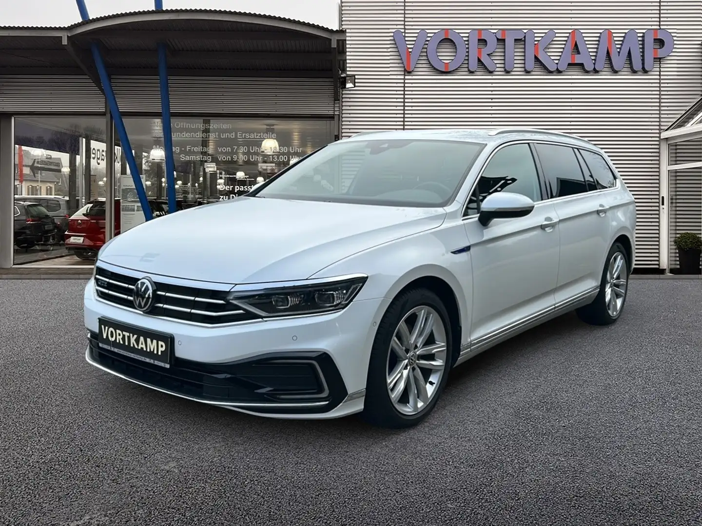 Volkswagen Passat Variant GTE AHK/StdHzg/IQLight Blanco - 2