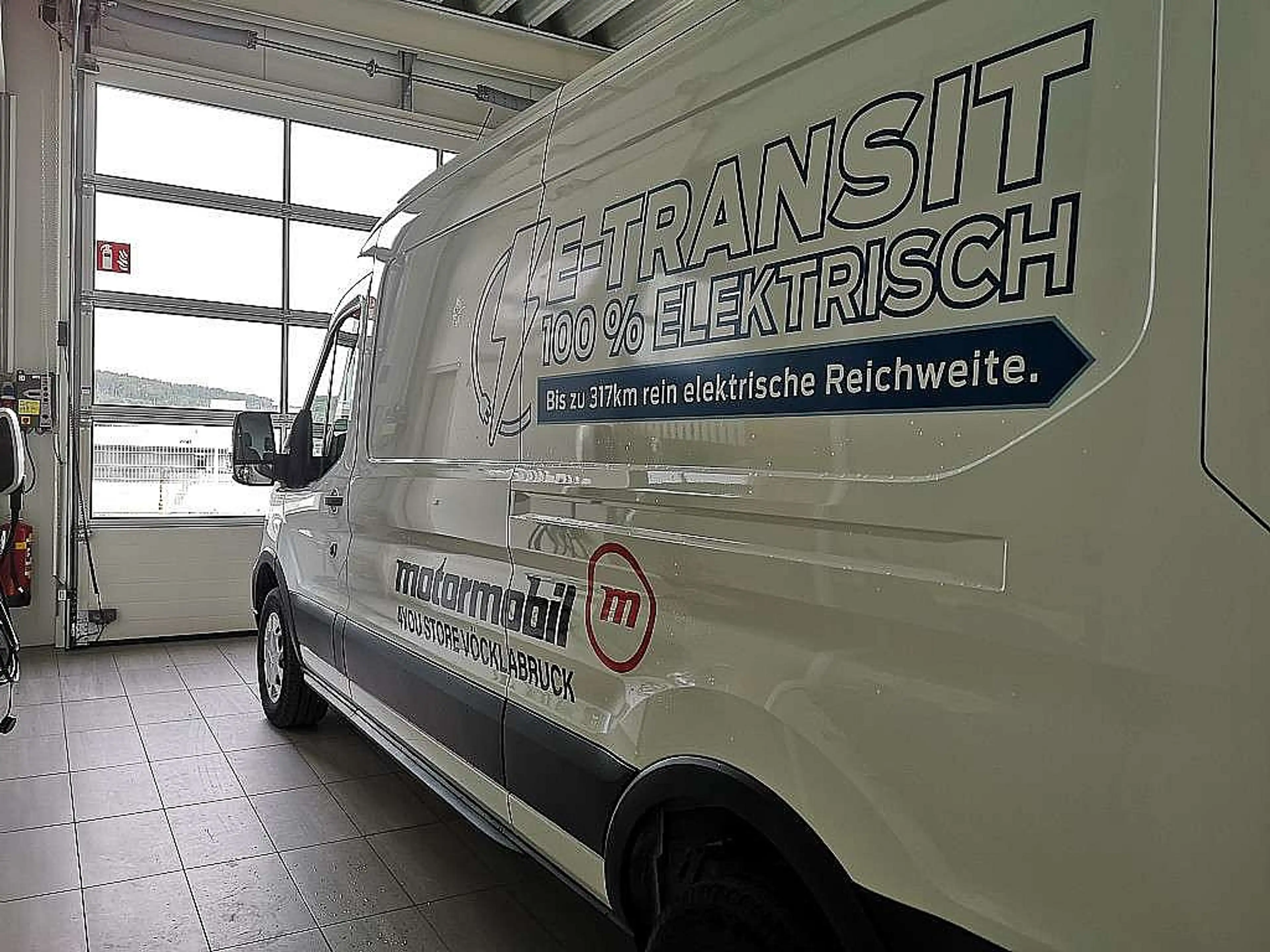 Ford E-Transit E-Transit Kasten 67kWh/135kW L3H2 350 Trend — photo 3