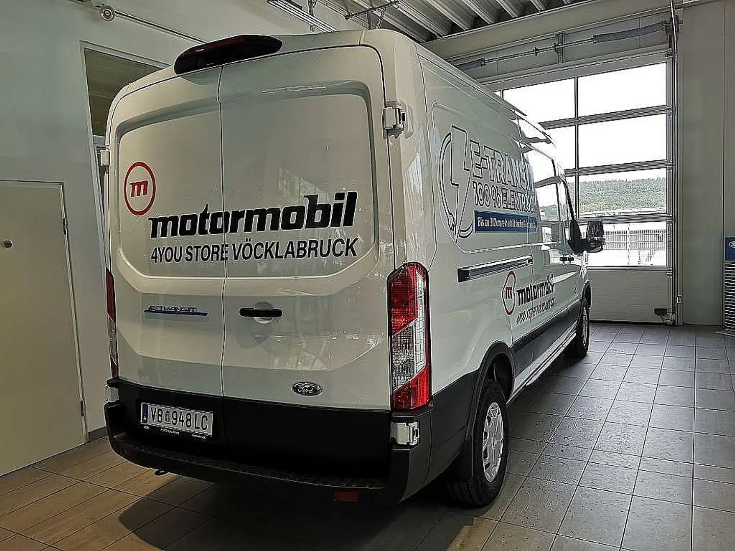 Ford E-Transit E-Transit Kasten 67kWh/135kW L3H2 350 Trend Weiß - 2