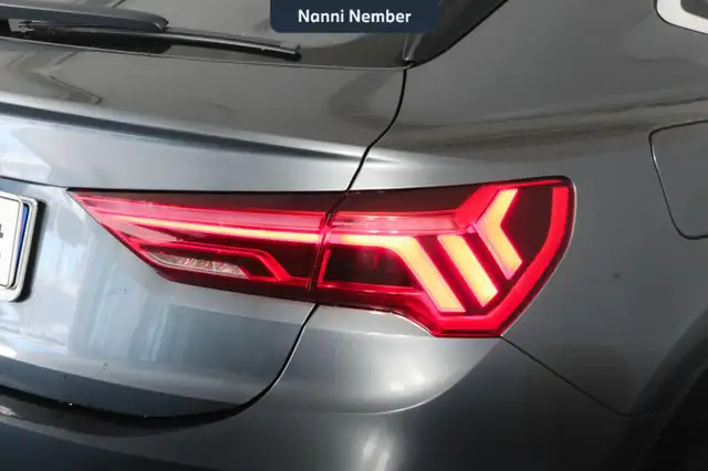 Audi Q3 view 6