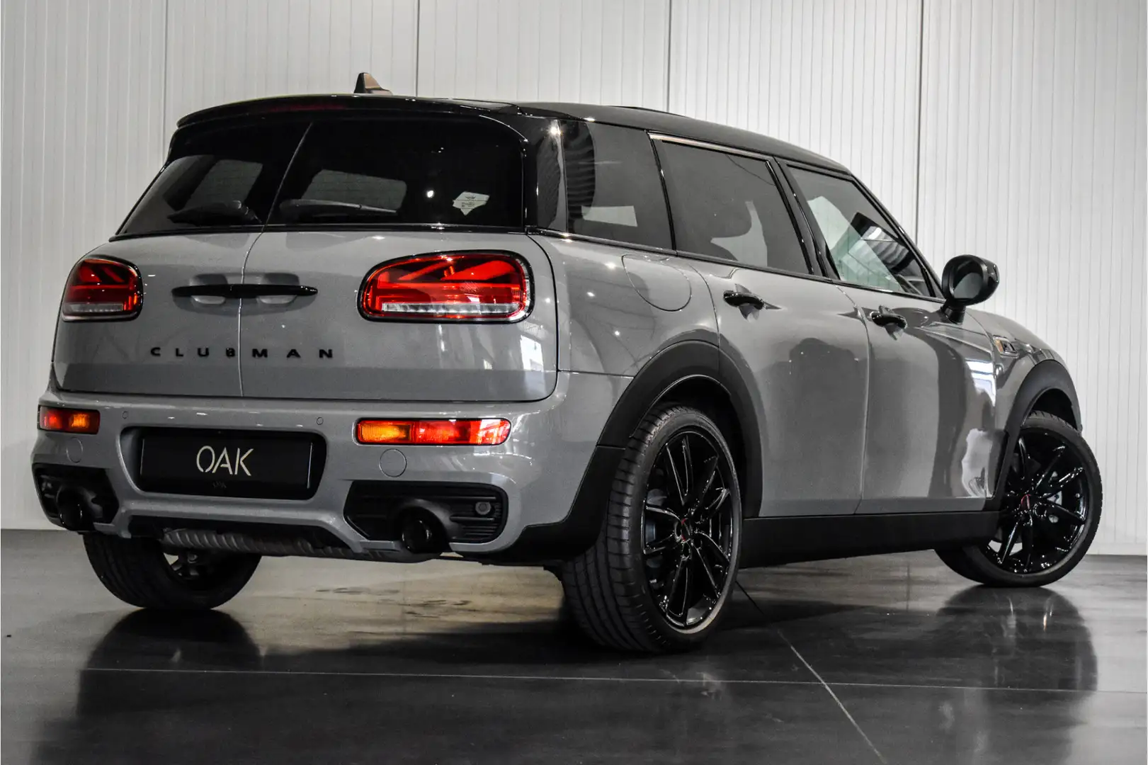 MINI John Cooper Works Clubman 2.0 S | JCW-Trim | Navigatie | Panorama | Half Led Grijs - 2