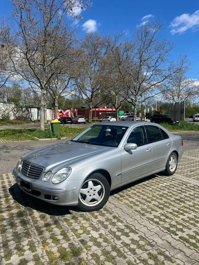 Mercedes-Benz E 200 Elegance CDI Aut. Grau - 1