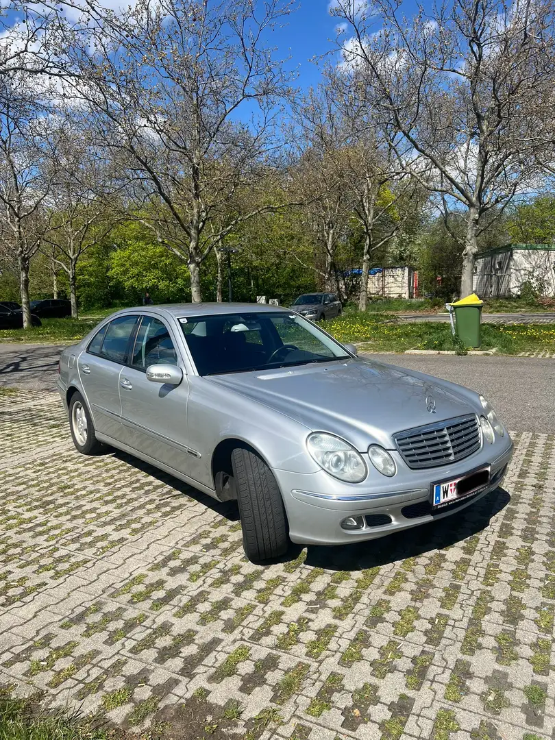 Mercedes-Benz E 200 Elegance CDI Aut. Grau - 2