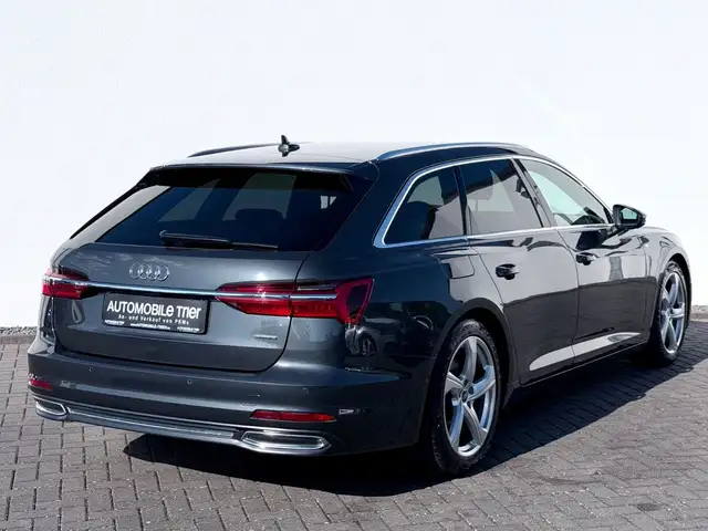 Audi A6 Avant view 5
