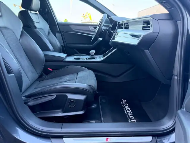 Audi A6 Avant view 13