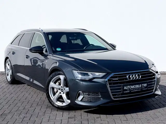 Audi A6 Avant view 3