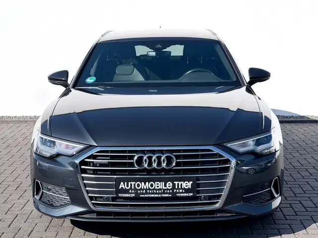 Audi A6 Avant view 2