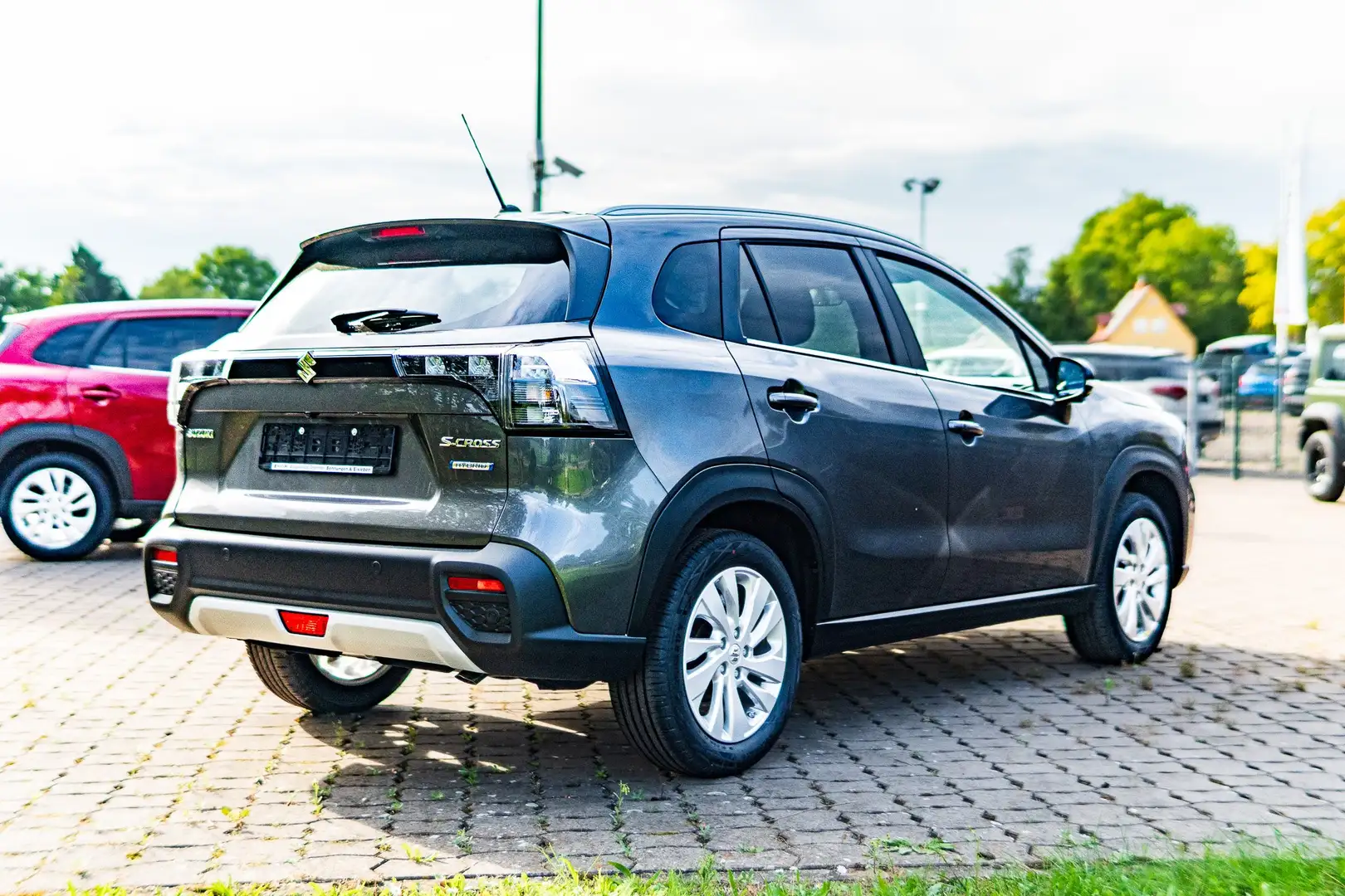 Suzuki S-Cross 1.4 Boosterjet Hybrid Comfort Šedá - 2