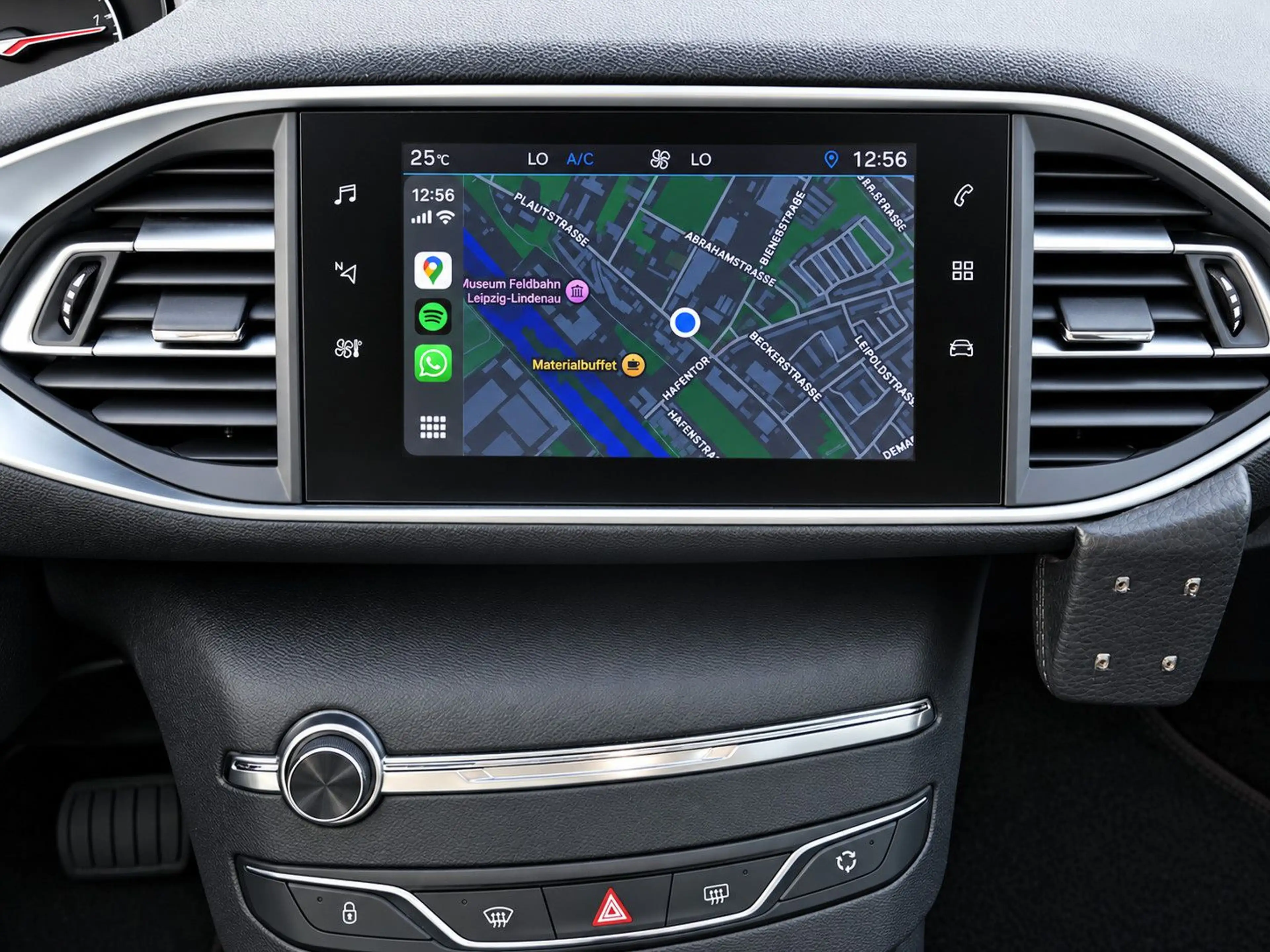 Peugeot 308 SW/Carplay/KeylessGo/Tempom./LED — photo 15