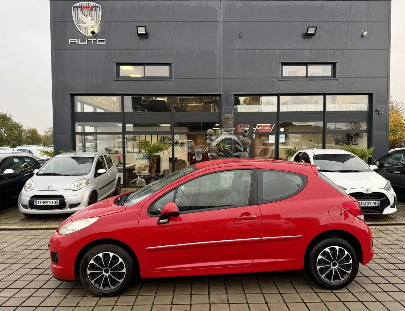 Peugeot 207 1.4 75ch Pack confort Rouge - 1